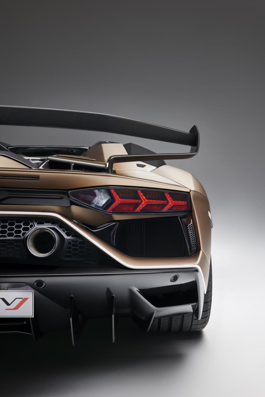 Детали экстерьера Lamborghini Aventador SVJ Roadster 2019 года  (WW) (фото 15 из 37)